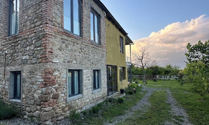 Zegaani House | The first floor of a farmhouse with a marani for two