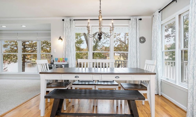 Inman House | Enjoy our Lake Bowen Camp