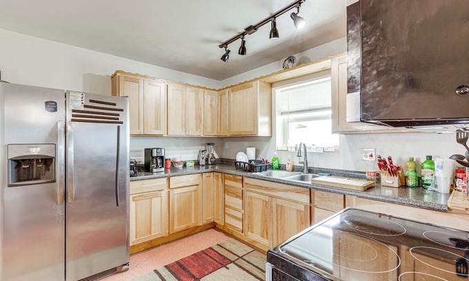 Archer House | Quaint Archer Farmhouse: Peaceful & Quiet Setting!
