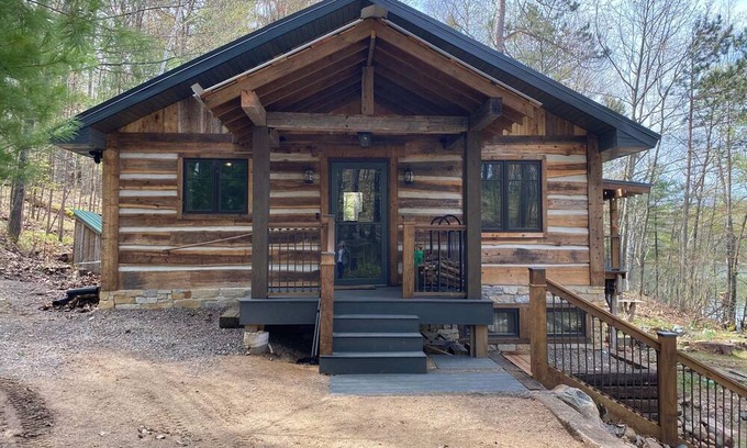 Harshaw House | Camp Makwa Summary: T