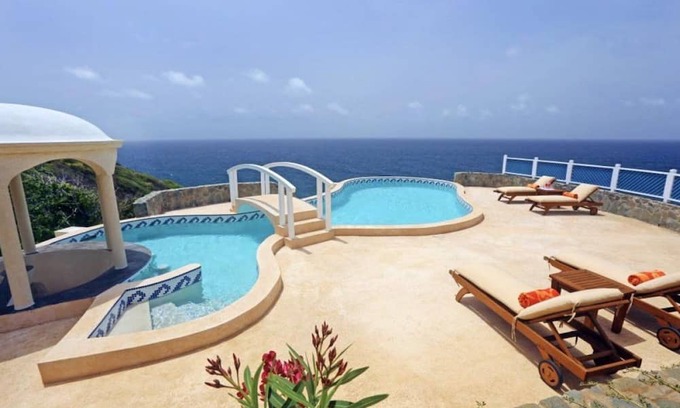 Sea Breeze Hills Villa | Luxurious 4 Br Oceanfront Villa