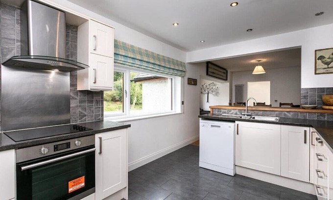 Winster House | Waterside Family Lake District Getaway