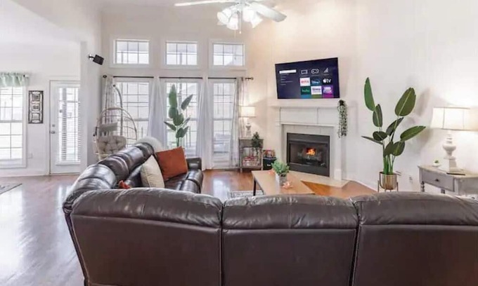 Madison House | Elegant Escape Pet friendly