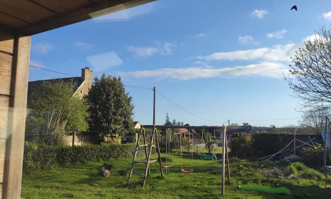 Fierville-les-Mines Bed & Breakfast | Location D'une Chambre Meublée Avec Salle de Bain Privée