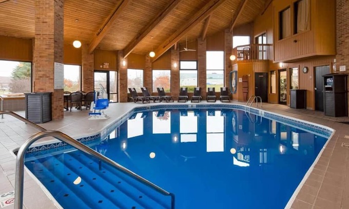 Hebron House | Close to I-70, Leisure Travelers' Delight, Heated Pool and All Modern Utilities