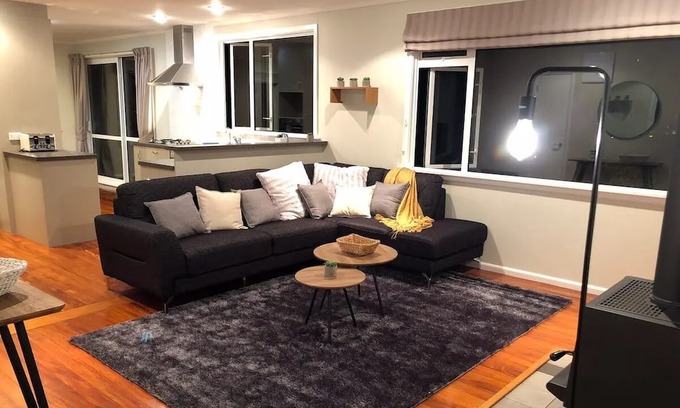 Oamaru House | The Sea View BnB