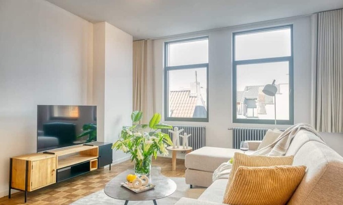 University District Apartment | Magical renovated home in Antwerp