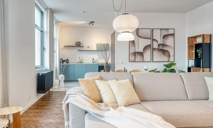 University District Apartment | 2-BR Haven in Antwerp