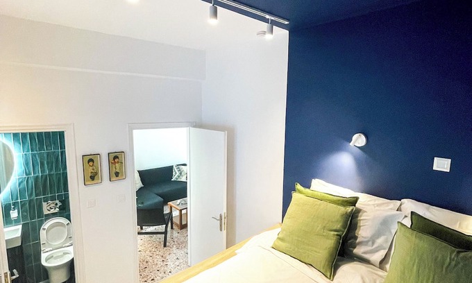 Piraeus Cottage | Cozy apartment for a Duo next to Metro and Port.