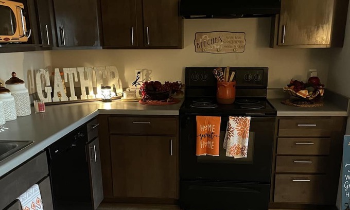 Sun Prairie Apartment | Cute cozy 2 bedroom apartment