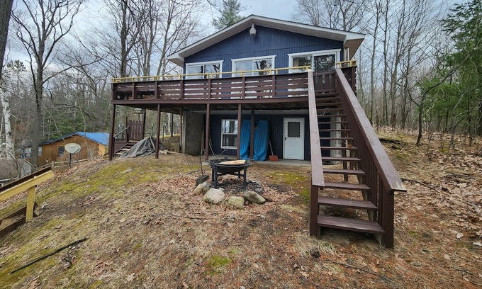 Lake House | Blissful Bluff Lake Retreat: 4BR House with Sandy Beach & Walkout Basement