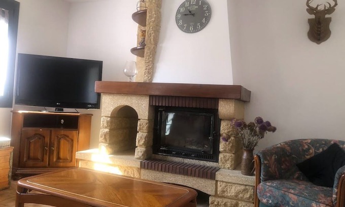 Arreau House | Maison Dans un Village Classé Avec Cheminé