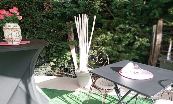 Montpouillan House | Holiday Home 'Le Refuge Zen Et Bien-être Bulle' with Private Pool, Private Terrace and Wi-Fi