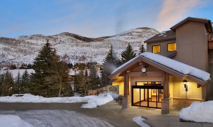 Highland Meadows Resort | Thanksgiving Weekend Getaway at Marriott's Streamside Birch Resort in Vail CO