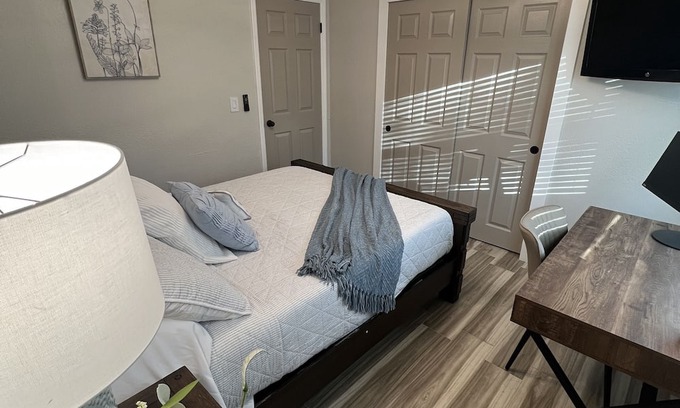 Oviedo House | Oviedo Peaceful and Centrally Located Lake home minutes from UCF