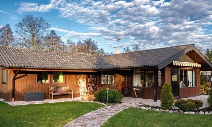 Muden House | Homely modern retreat