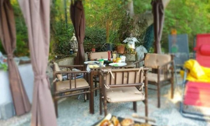 Bad Sulza House | Holiday Home 'Tinyhaus Wolkenlos' with Shared Terrace, Wi-Fi and Air Conditioning