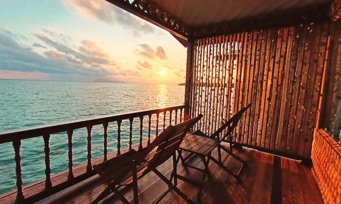 Sabah Ski Chalet | Larapan Water Village Semporna