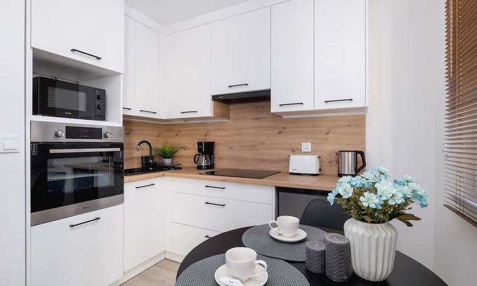 Katowice Apartment | Studio With Desk in Katowice by Renters