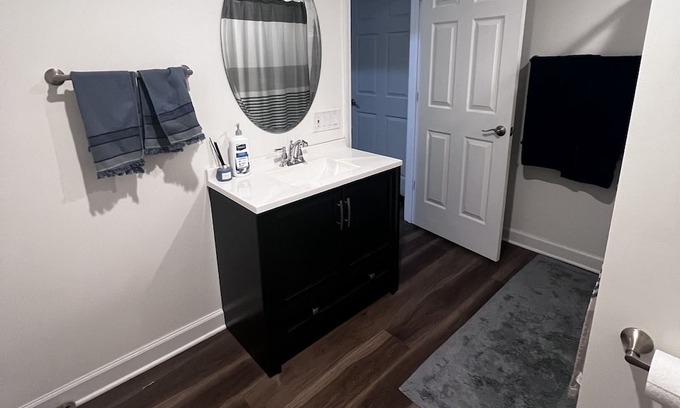 Cumming House | Location! Basement rental:1 bed, 1 bathroom. 5 min to shopping and Lake Lanier.