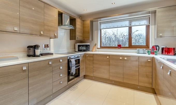 Neath Cottage | 3 bedroom accommodation in Neath