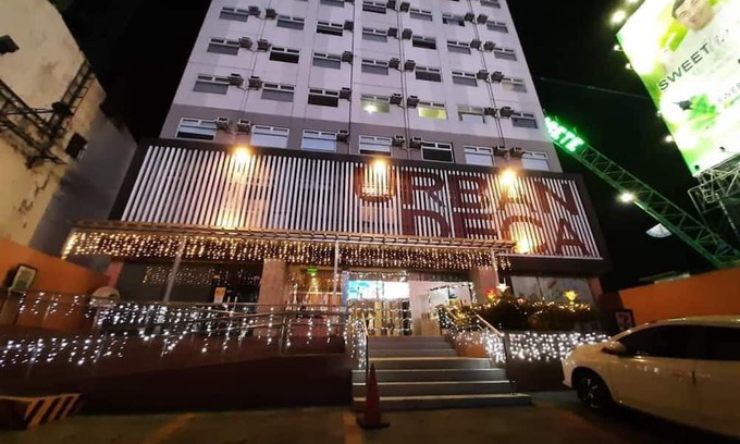 Highway Hills Condo | Minimalist Condo with Unli Wifi-Netflix