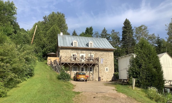 Saint-Paul Ski Chalet | Hébergement-Charlevoix - ART-4