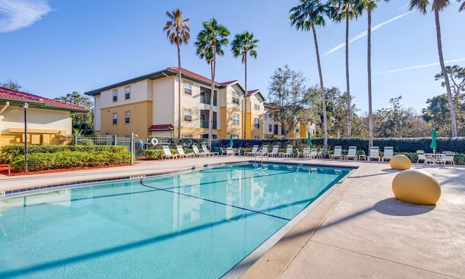 Gateway Condo | Fort Myers Condo w/ Screened Patio & Pool Access!