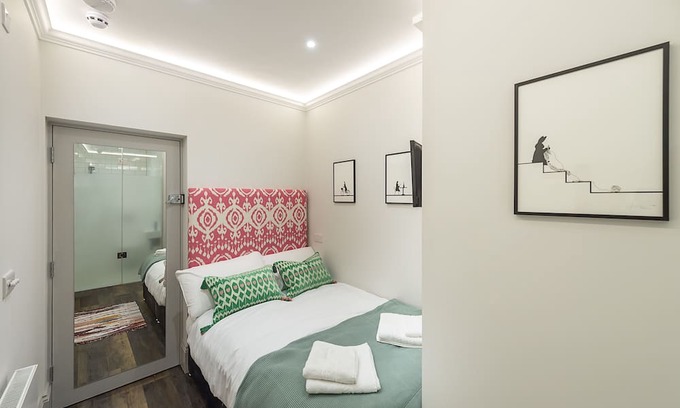 Campden Apartment | Small Kensington Studio, 5 mins to Kensington Palace & 10 mins to Portobello Rd