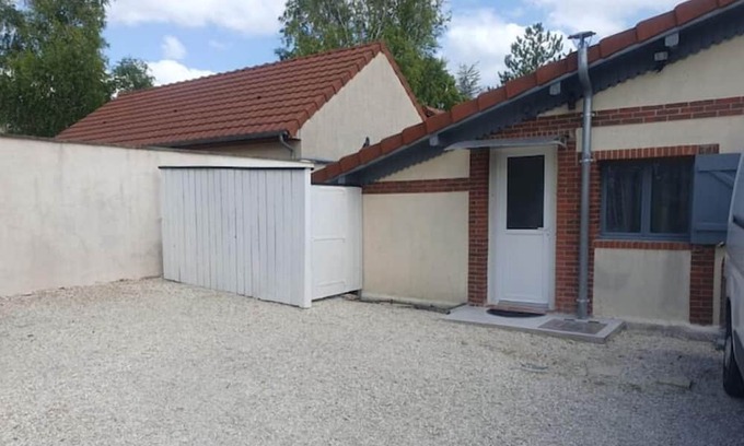 Mesnil-Sellieres House | Petit Logement Indépendant - Calme Avec Cour Sécurisé - 10 Minutes de Troyes