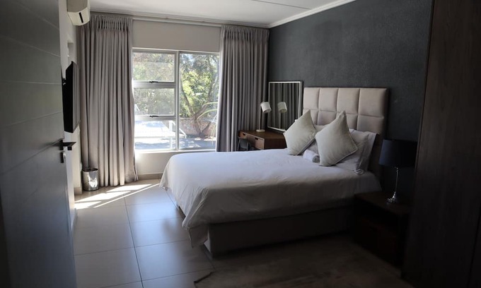 Sandown Apartment | Insignia