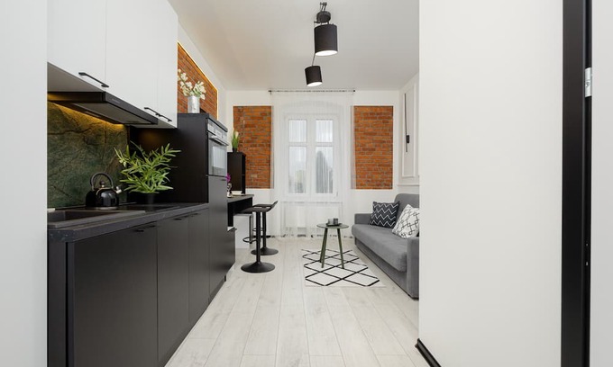 Lodz Apartment | Cozy Studio Poznańska in Łódź by Renters