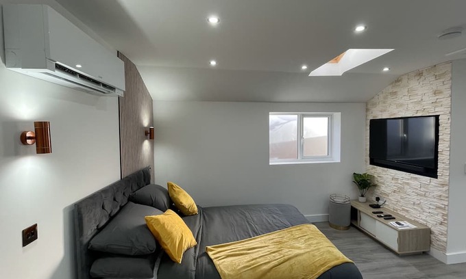 Hamworthy House | Private Luxury By The Sea