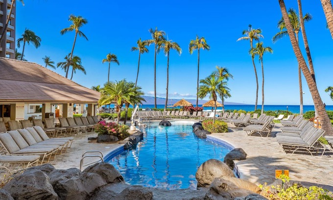 Kaanapali Condo | ALII 255 $400 April Special New Listing Remodeled OceanFront 2BD Steps to Beach