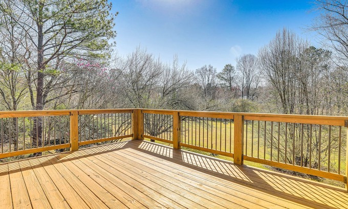 Alpharetta House | Minimalist Alpharetta Home w/ Balcony Near Atlanta