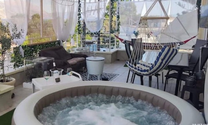 Itea Cottage | Άνετο παραθαλάσσιο διαμέρισμα με υδρομασάζ , δέκα λεπτά από τους Δελφούς !