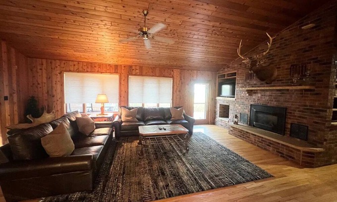 Richville Cabin | Cozy Lakefront Home, 3Br/2Bth Dead Lake, MN