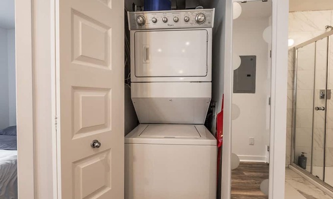 Saint Henri Apartment | One bedroom apartment near downtown