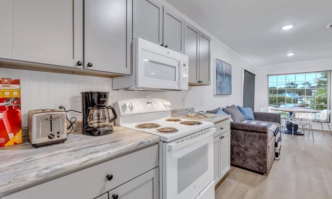 Statesboro Apartment | Eagle s Nest - Upscale Loft Downtown Close to GSU