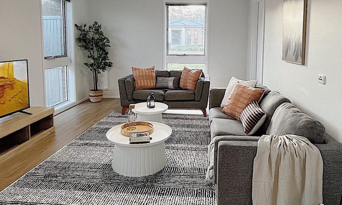 Kaleen House | Stylish, Comfy Family Home & Pet Friendly with Large Garden