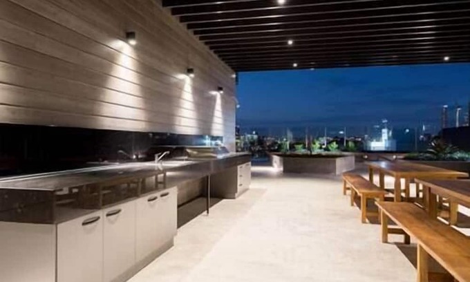West End Apartment | West End Executive Suite, on the Brisbane River.