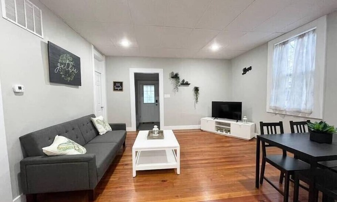 Franklin House | Spacious Home in Downtown Franklin