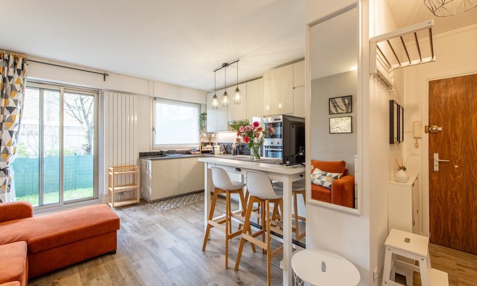 Bois-Colombes Apartment | Vrbo Property