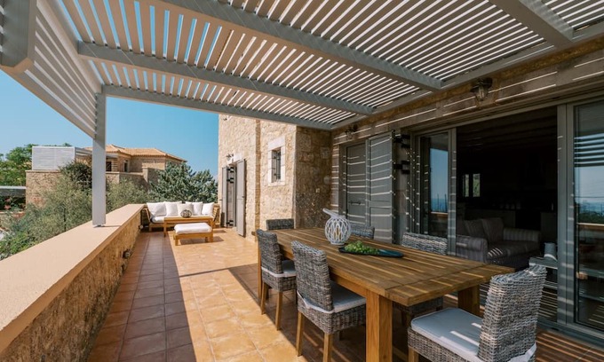 Riglia Villa | Riglia Villas - Villa Stone.