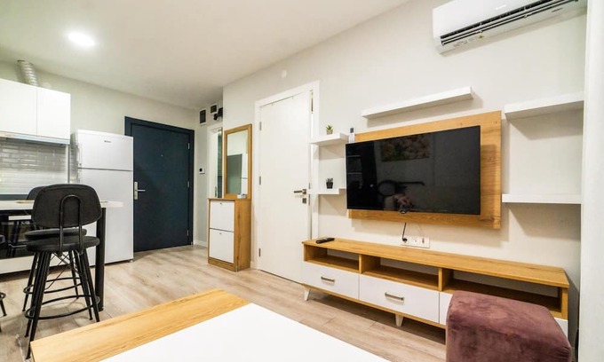 Kepez Apartment | Vacation Residence w Pool 5 min to Mall of Antalya