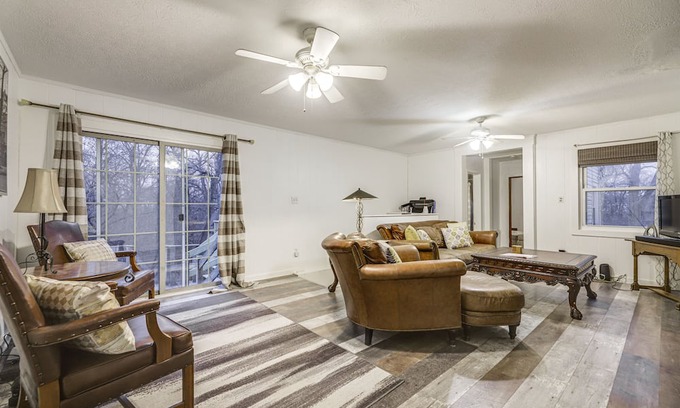 Spring Grove Village House | Cincinnati Duplex w/ Decks & Grill: 7 Mi to Dtwn!