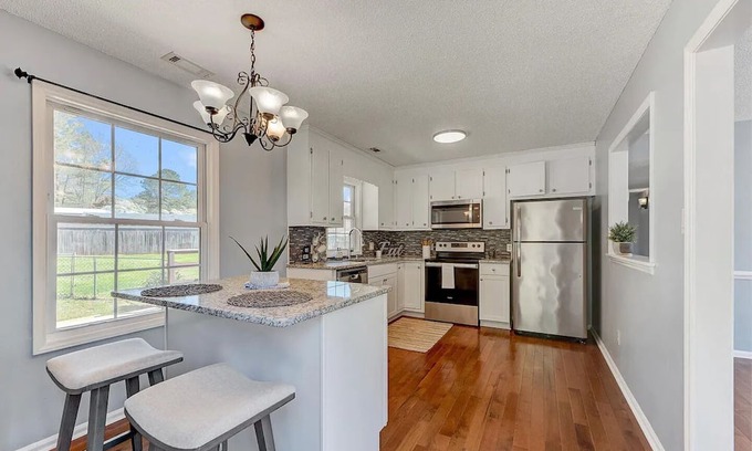 Raleigh House | Charming private 3 bedroom home - fenced in yard