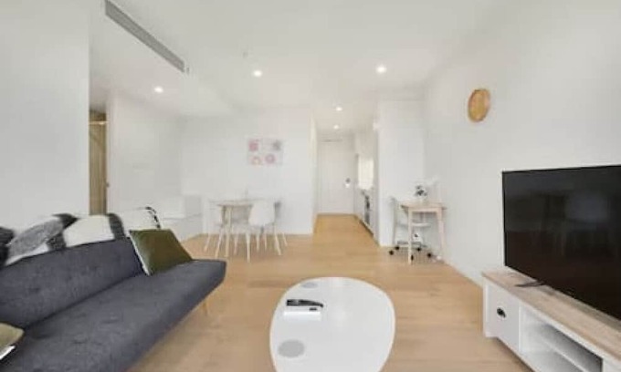 Malvern East Apartment | City to Bay Views and Racecourse