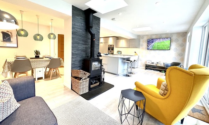 Hereford House | 3 bed modern house in Hereford city centre