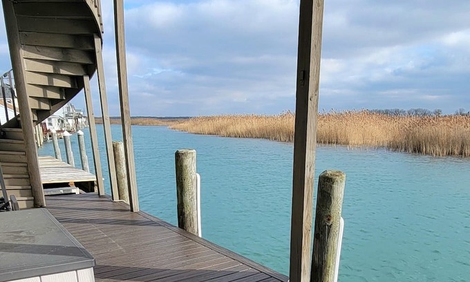 Anchorville House | Lake St. Clair Canal Cottage. Fishing, views, dockage, and more!